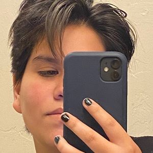 Meet your Posher, Perla